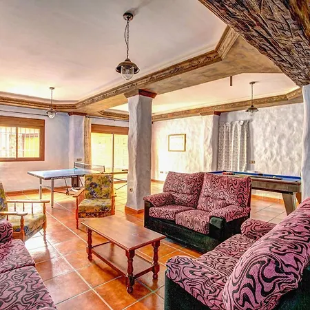 Apartamentoslatin.Es Villas * Нерха