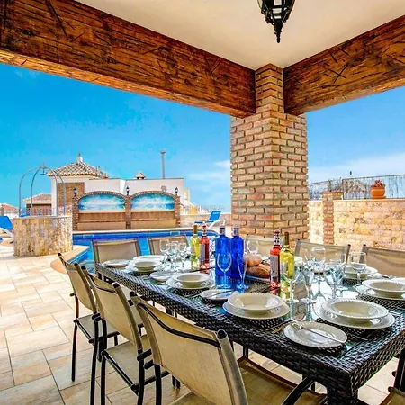 Apartamentoslatin.Es Villas * Нерха