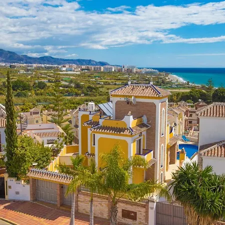 Вилла Apartamentoslatin.Es Villas Нерха